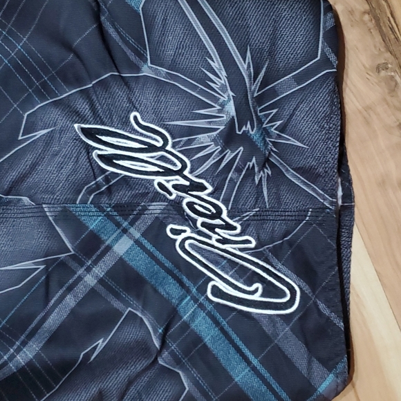 O'Niell men's tropical boardshorts - Picture 8 of 10